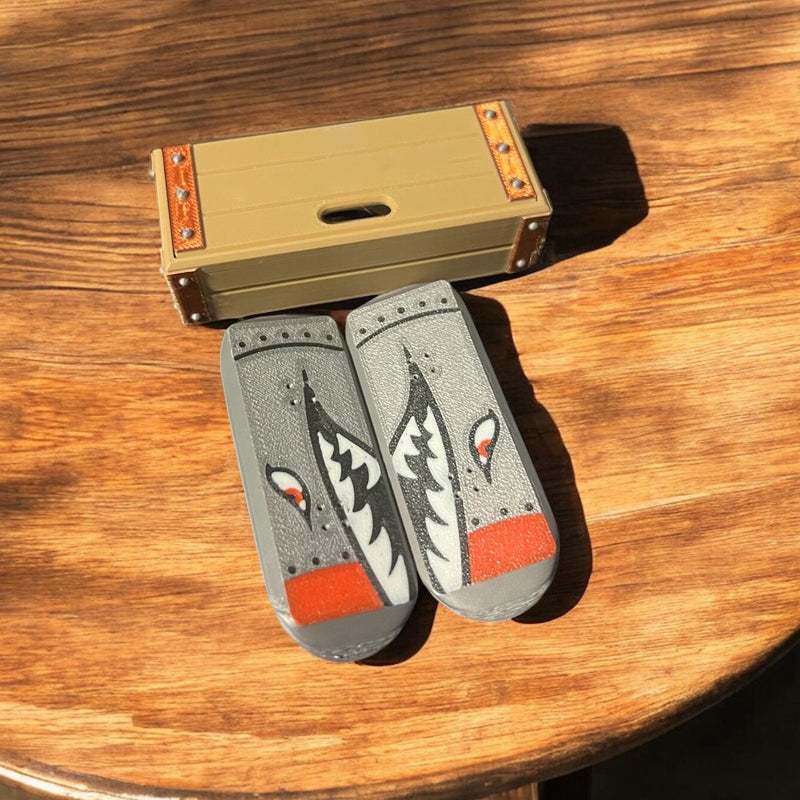 Stress-relieving and opwinding fingers skateboard