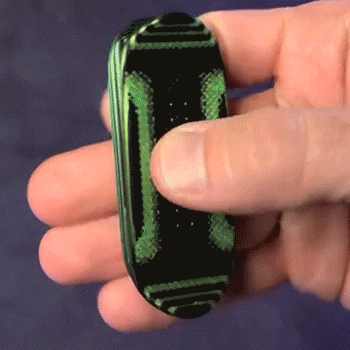 Stress-relieving and opwinding fingers skateboard