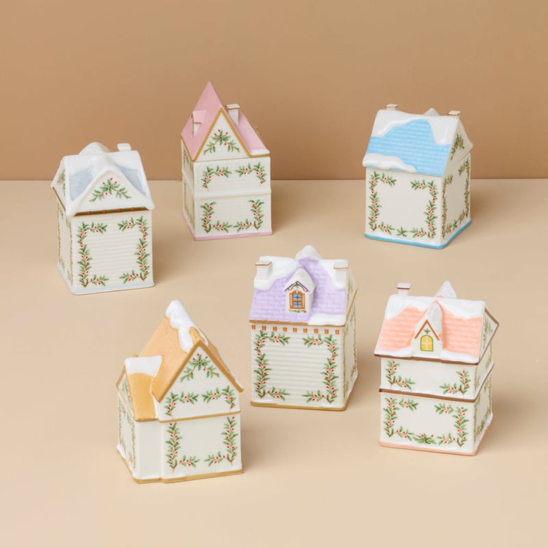 🎄✨ Christmas Village Spice House Set – A mini Christmas wonderland for your kitchen! (1 set/6 pieces)